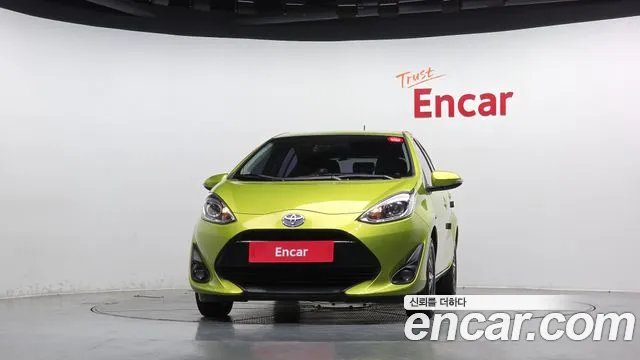 Toyota Prius 2018 thumb 3