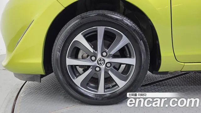 Toyota Prius 2018 thumb 5