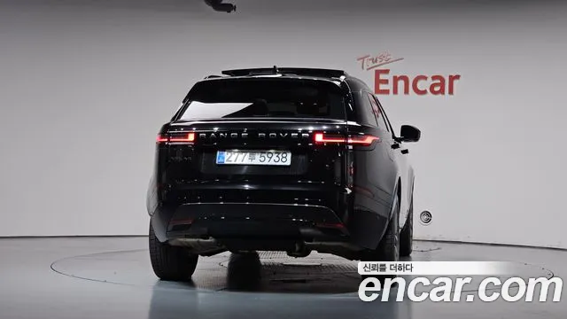 Land Rover Range Rover Velar 2025 thumb 3