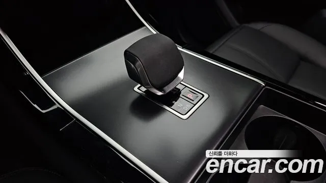 Land Rover Range Rover Velar 2025 thumb 8