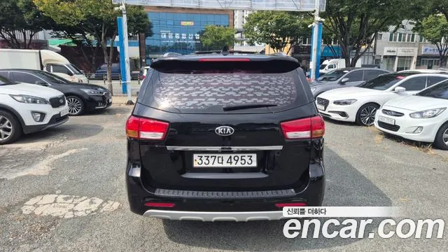 Kia Carnival 2016 thumb 4