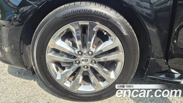 Kia Carnival 2016 thumb 5