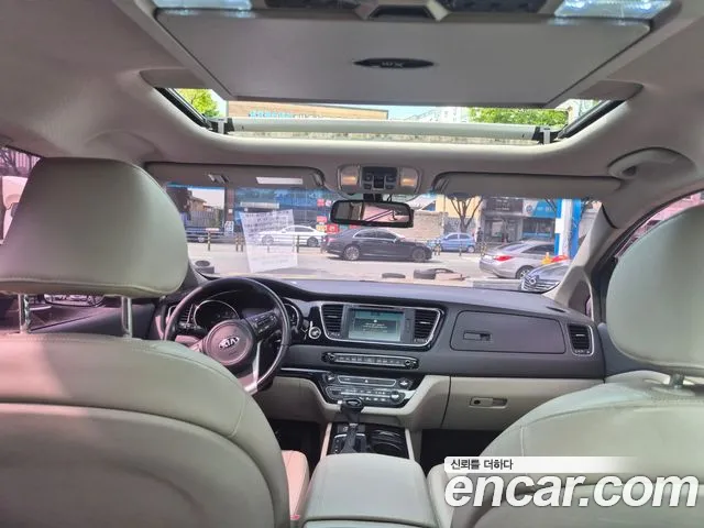 Kia Carnival 2016 thumb 7