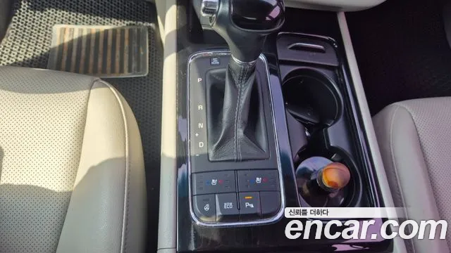 Kia Carnival 2016 thumb 9
