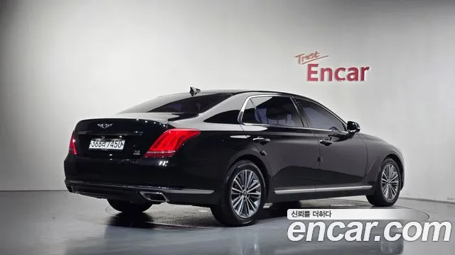 Genesis G90 2016 thumb 2