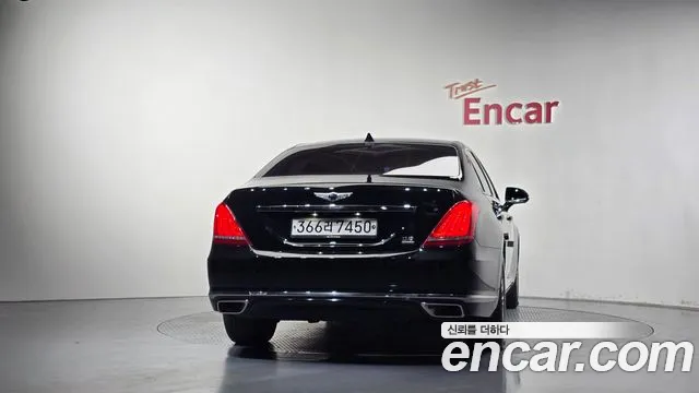 Genesis G90 2016 thumb 4