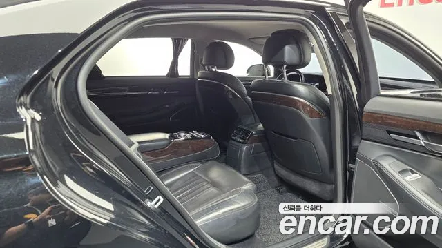 Genesis G90 2016 thumb 11