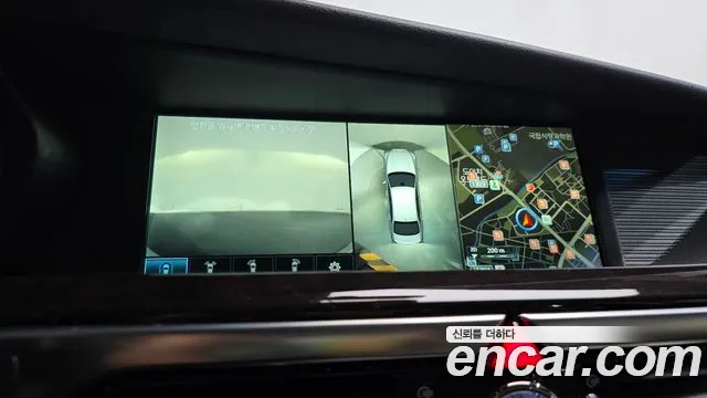 Genesis G90 2016 thumb 12