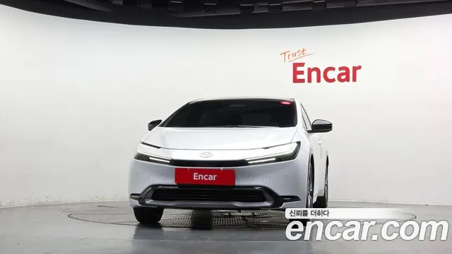 Toyota Prius 2026 thumb 3