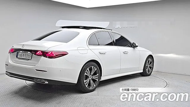 Mercedes-Benz E-Класс 2024 thumb 4