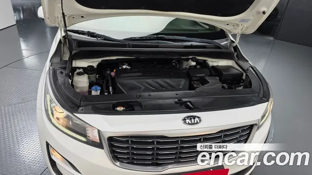 Kia Carnival 2019 thumb 5