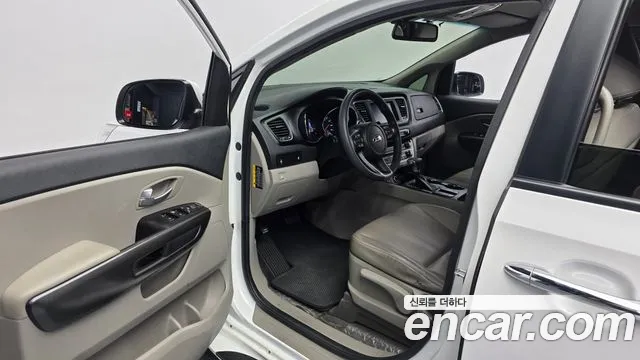 Kia Carnival 2019 thumb 9