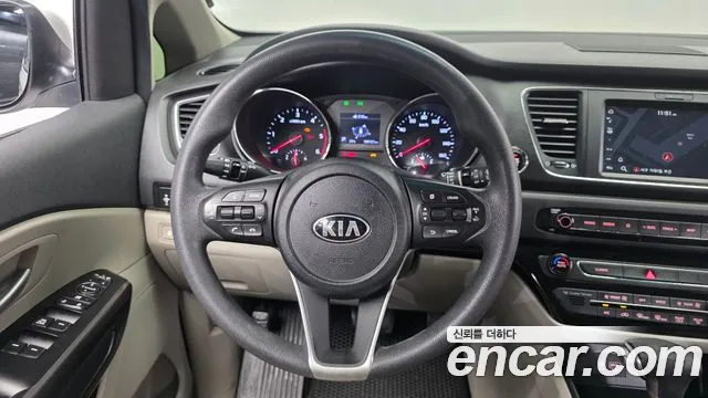 Kia Carnival 2019 thumb 12