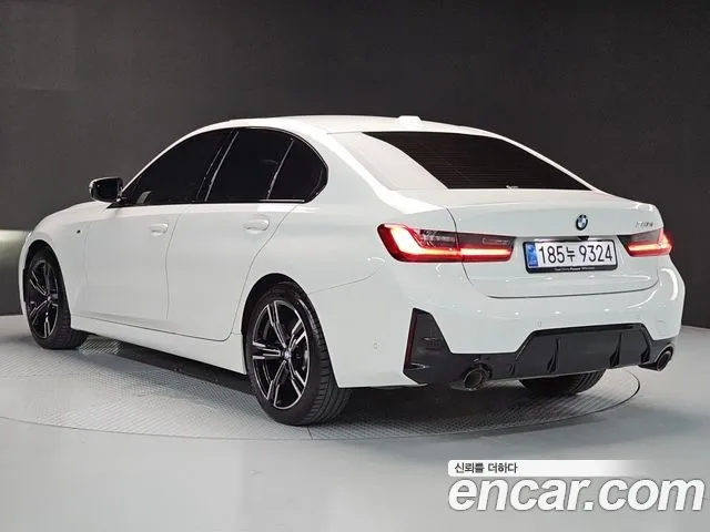 BMW 3-Series 2025 thumb 4