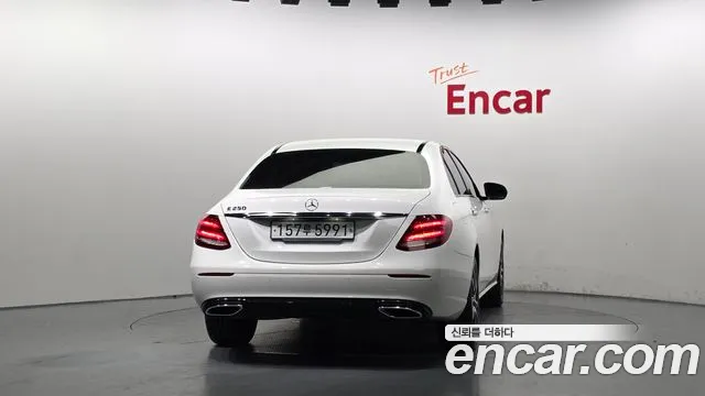 Mercedes-Benz E-Класс 2020 thumb 4