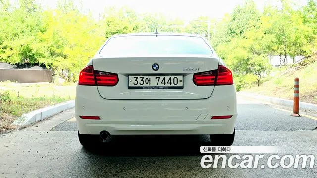 BMW 3-Series 2014 thumb 4