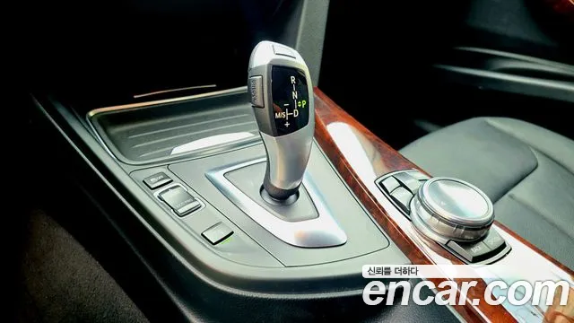 BMW 3-Series 2014 thumb 9