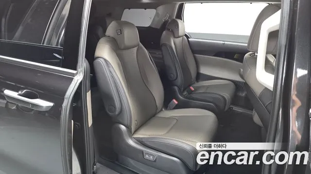 Kia Carnival 2024 thumb 11