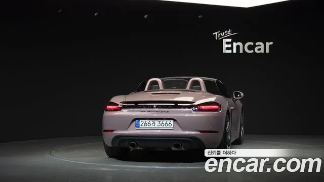 Porsche Cayman 2022 thumb 4
