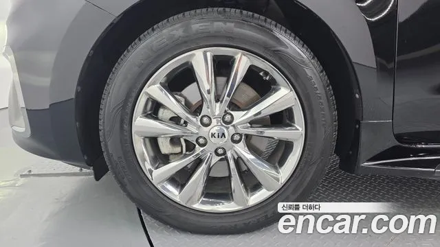 Kia Carnival 2020 thumb 4