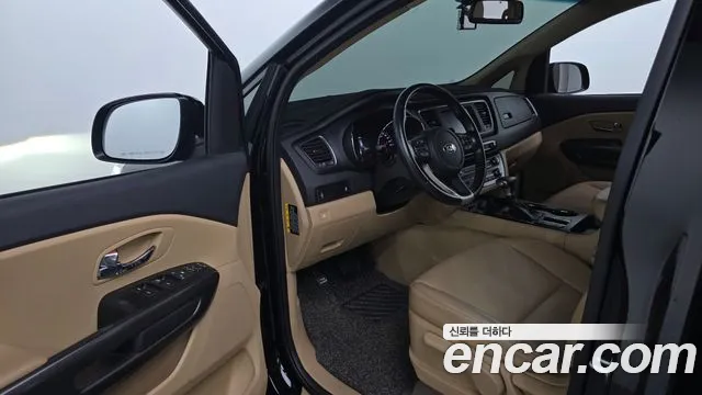Kia Carnival 2020 thumb 9
