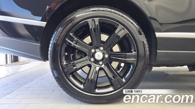 Land Rover Range Rover 2021 thumb 5