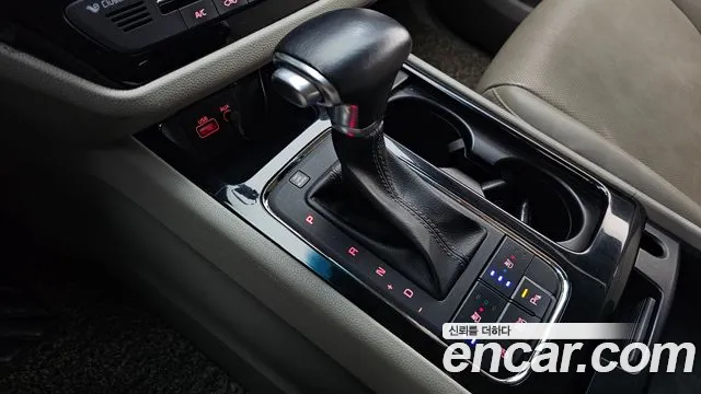 Kia Carnival 2018 thumb 9