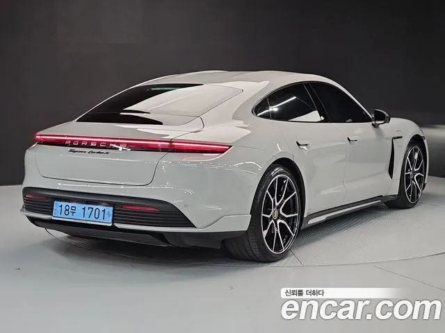 Porsche Taycan 2023 thumb 3