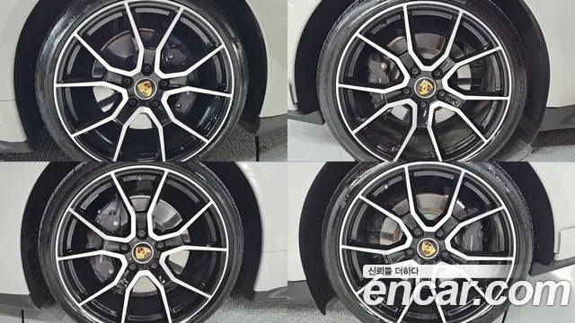Porsche Taycan 2023 thumb 5