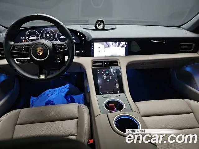 Porsche Taycan 2023 thumb 7