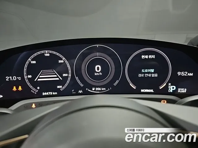 Porsche Taycan 2023 thumb 8
