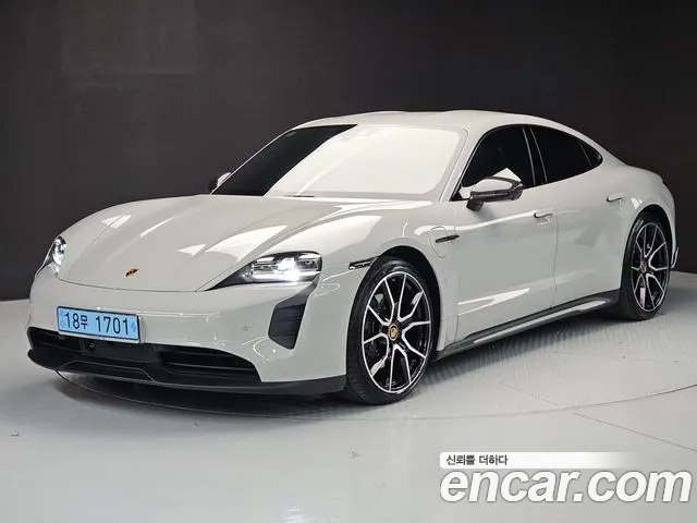 Porsche Taycan 2023 thumb 12