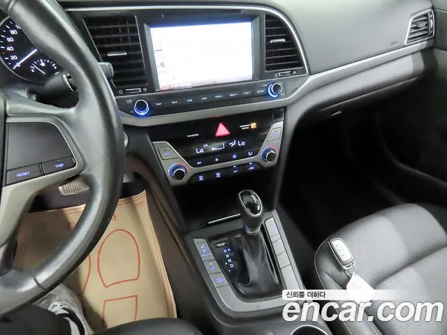 Hyundai Avante 2017 thumb 10