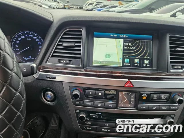 Hyundai Genesis 2015 thumb 8