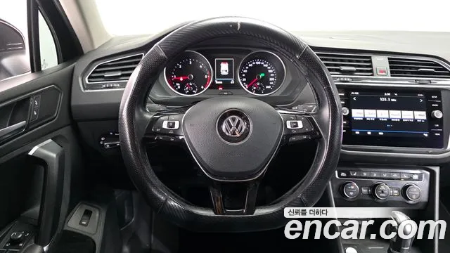 Volkswagen Tiguan 2018 thumb 12