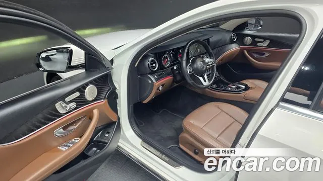 Mercedes-Benz E-Класс 2019 thumb 11