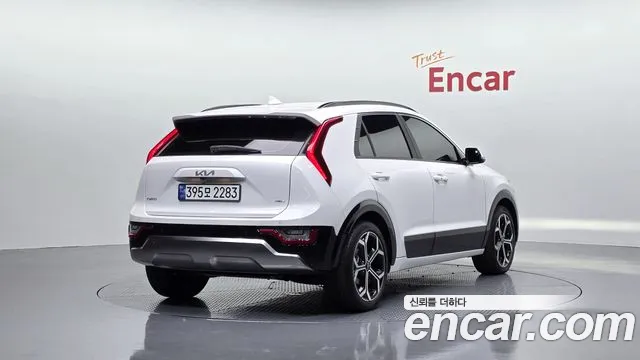 Kia Niro 2023 thumb 2