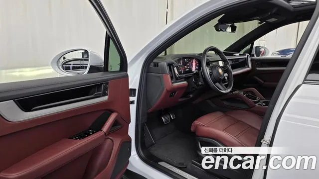 Porsche Cayenne 2025 thumb 10