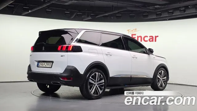 Peugeot 5008 2017 thumb 2