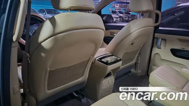 Kia Carnival 2015 thumb 7