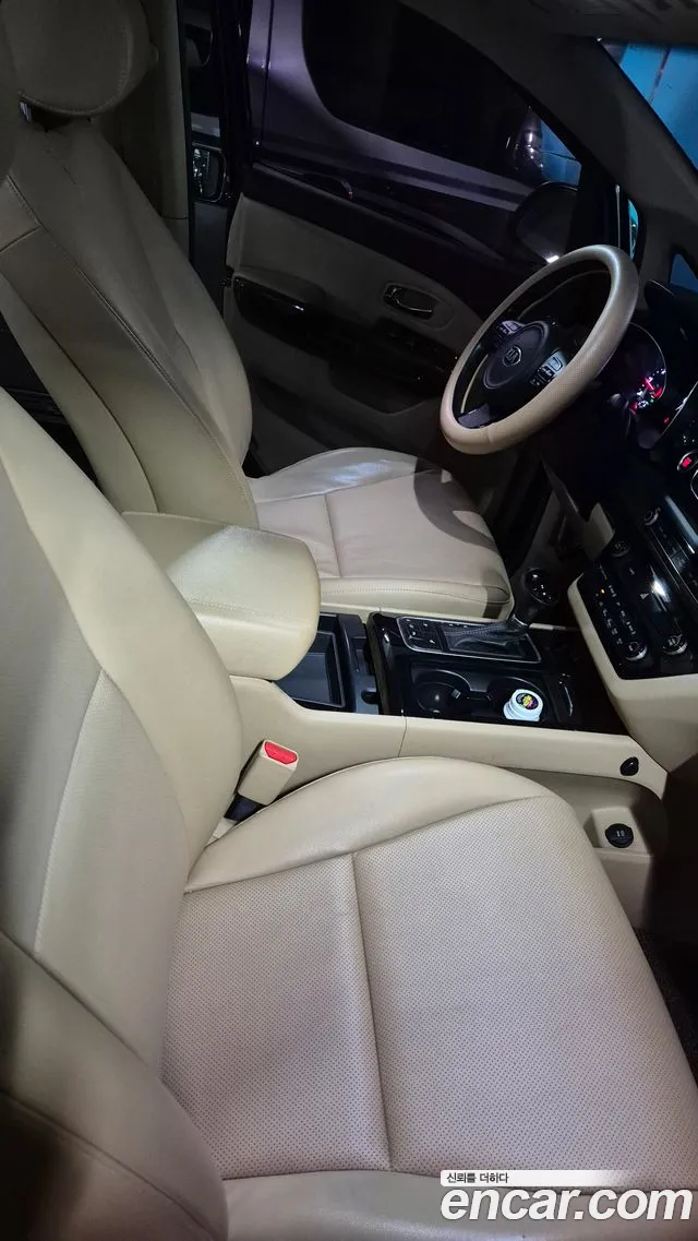 Kia Carnival 2015 thumb 9