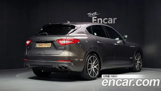Maserati Levante 2017 thumb 2