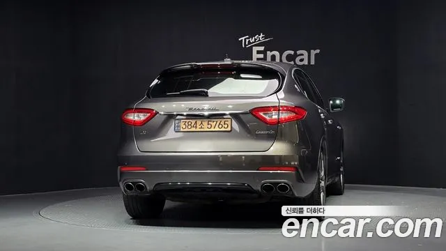 Maserati Levante 2017 thumb 4