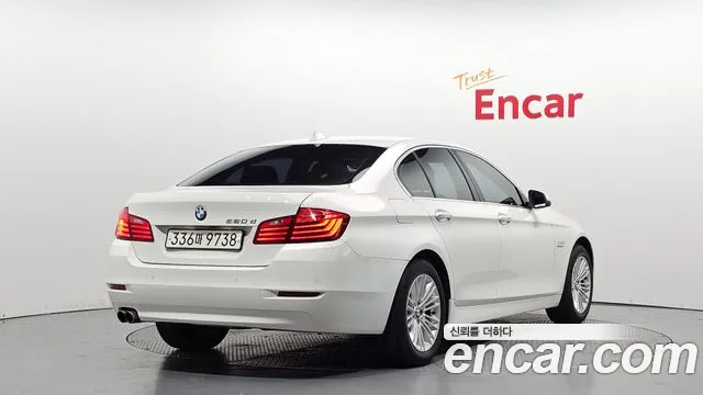 BMW 5-Series 2013 thumb 2