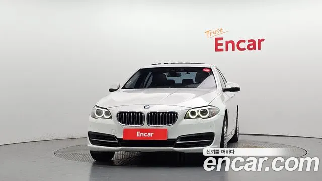 BMW 5-Series 2013 thumb 3