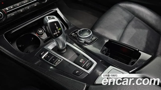 BMW 5-Series 2013 thumb 9