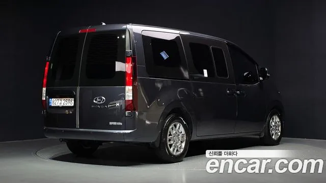 Hyundai Staria 2021 thumb 2