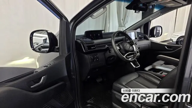 Hyundai Staria 2021 thumb 10