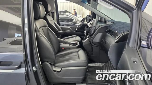 Hyundai Staria 2021 thumb 11