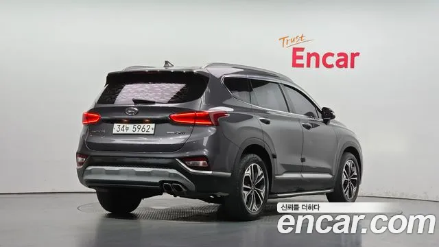 Hyundai Santa Fe 2018 thumb 2